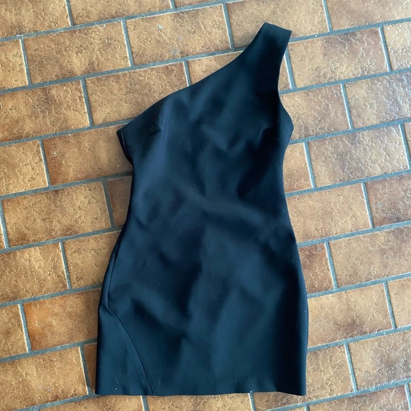Likely Dresses & Skirts - LIKELY Black One Shoulder Bodycon Dress Sz 0